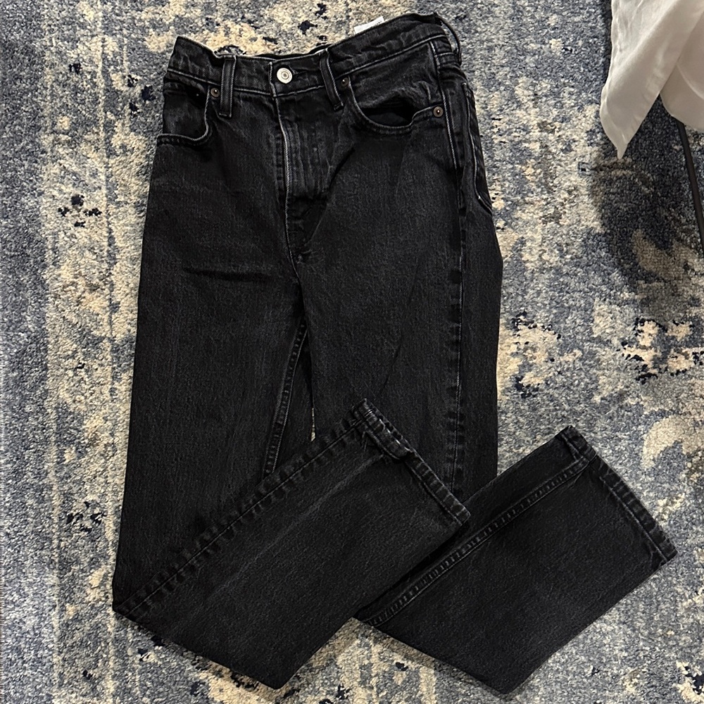 Abercrombie & Fitch 90s Straight Ultra High Rise Short Jeans